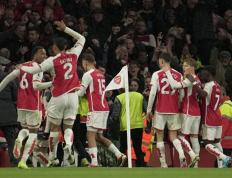 世界杯竞猜-英超回顾：输也要输得明白！又要白忙(máng)一场，枪手这次是如何丢掉冠軍(jūn)奖盃(bēi)的？