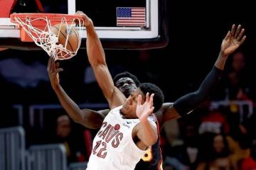 FIFA世界杯-米切尔42+7三分骑士惜败老鷹(yīng) 杰伦29+12+12沃克28分