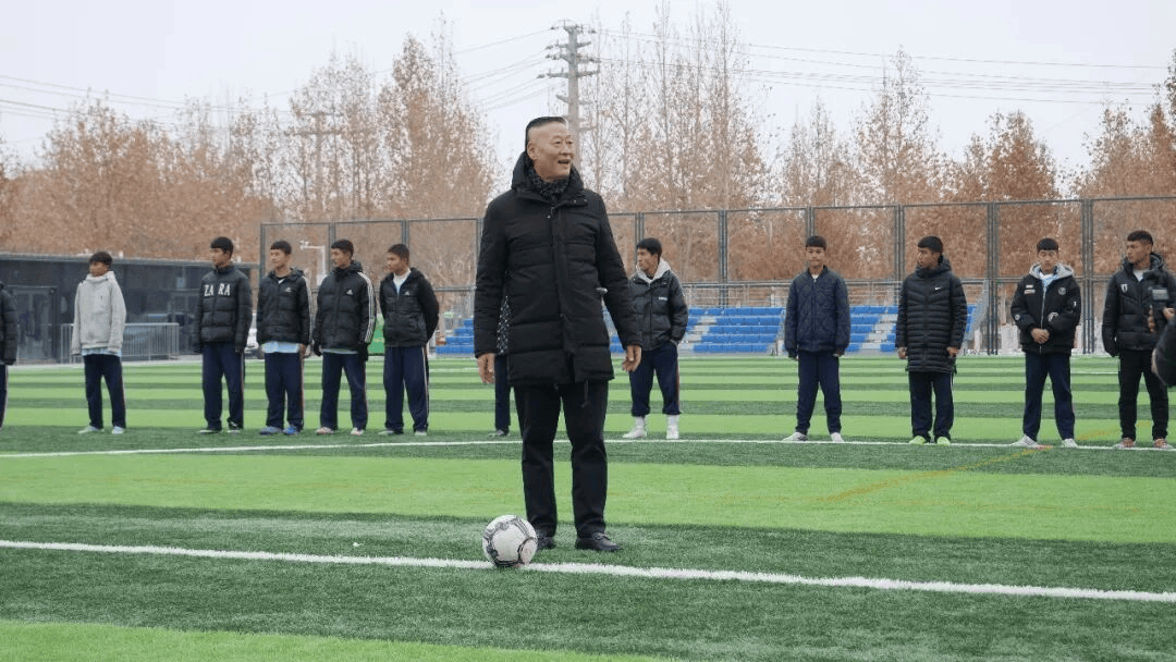 FIFA世界杯-叶城县“宝叶青少年足球训练中心”正式揭牌