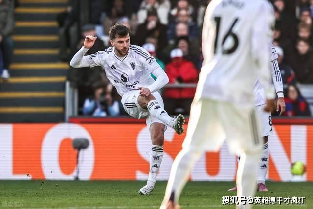 worldcup-英超曼联和铁锤帮踢平，胖虎大力轰门式传球助攻达洛特种瓜得豆！
