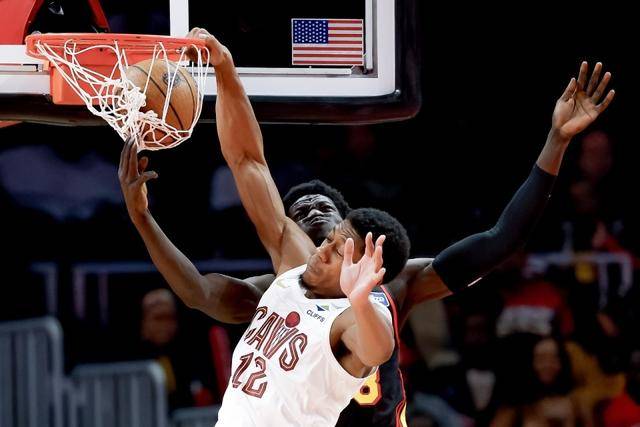 FIFA世界杯-米切尔42+7三分骑士惜败老鷹(yīng) 杰伦29+12+12沃克28分